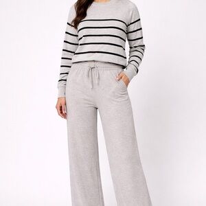 Women’s 2-Piece Lounge Set grey and black